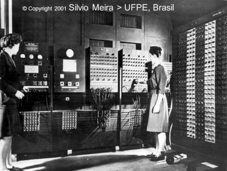 © Copyright 2001 Silvio Meira > UFPE, Brasil. Agenda As Três Culturas: quais são? Scapes... Spaces... Espaços: o que são? Singularidade 1: Moore-Jobs-Gates.