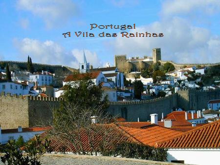 A vila de Óbidos fica no distrito de Leiria e faz parte da Região de Turismo do Oeste. Esta vila guarda séculos de história dentro das suas muralhas.