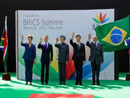 INTRODUÇÃO O termo BRIC foi criado em 2001 pelo economista inglês Jim O'Neill para fazer referência a quatro países Brasil, Rússia, Índia e China, considerados.