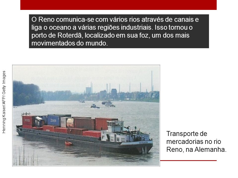 Transporte de mercadorias no rio Reno, na Alemanha.